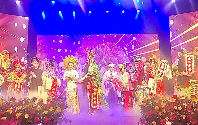 越中文艺交流汇演精彩纷呈