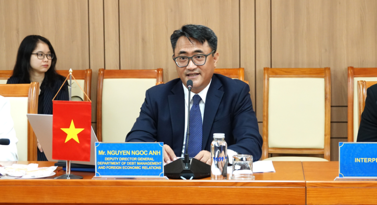 越南与新加坡高官会：交流并推动多领域合作